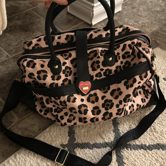 Betsy Johnson Weekend Bag - Picture 3 of 6